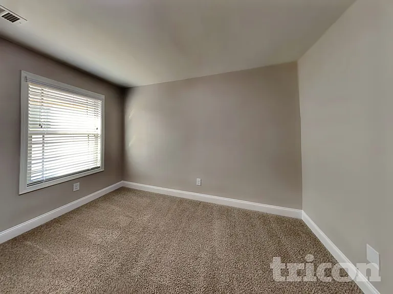 821 Crescent Way — Photo 15