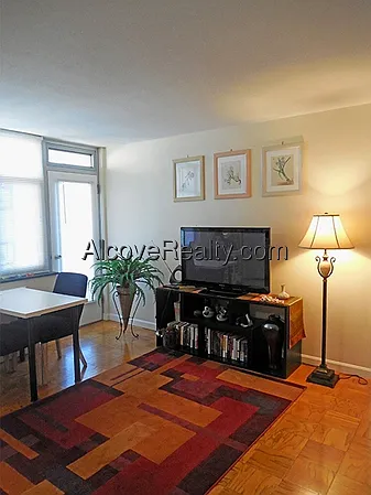 1 bed, 1.0 bath, $2,350 — Photo 3