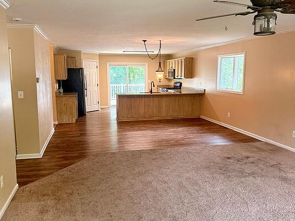 5th image of 655 Sherry Dr