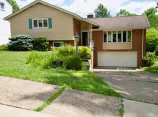1149 Sunrise Dr, Pittsburgh, PA 15243