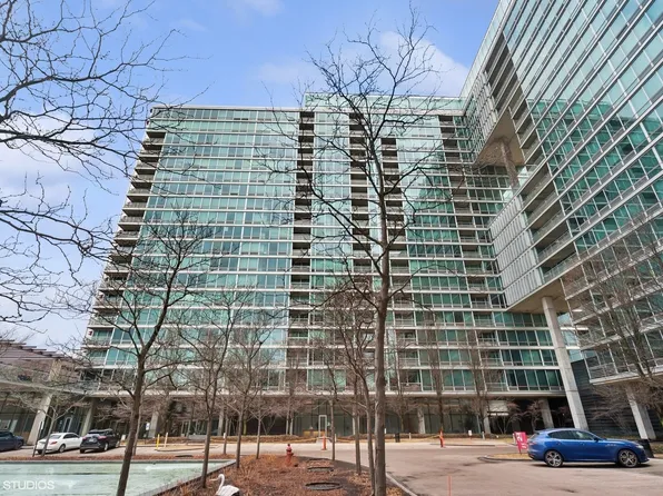 9725 Woods Dr Unit 806, Skokie, IL 60077