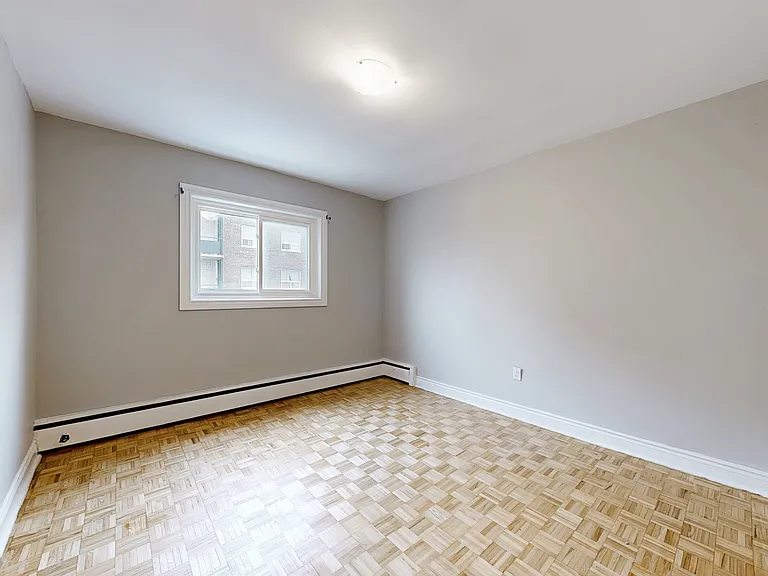 296 Grenfell St — Photo 16