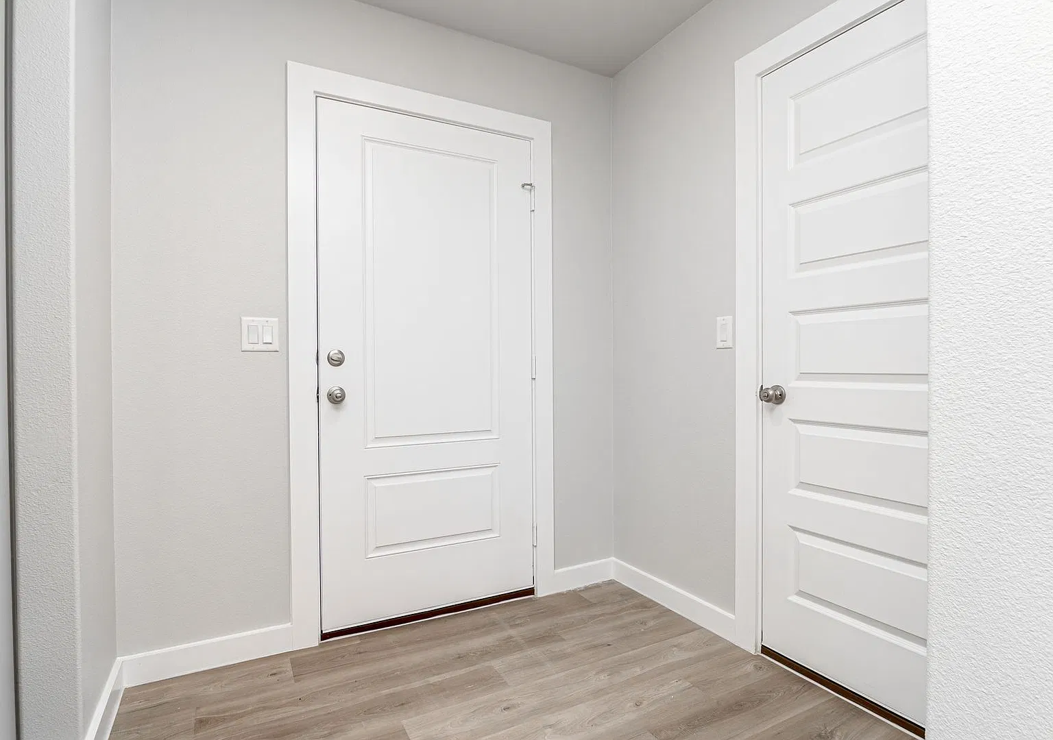 2912 Pitchfork Rd — Photo 3