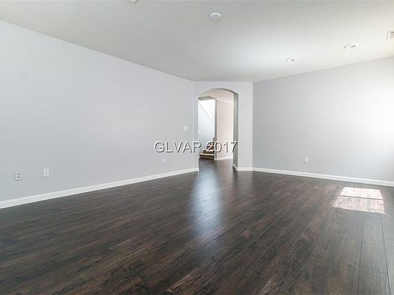 3rd image of 10353 Adrianna Ave