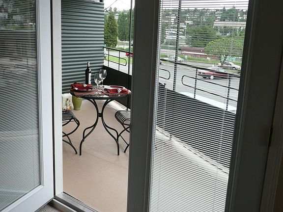 4th image of 2818 21st Ave W #2818