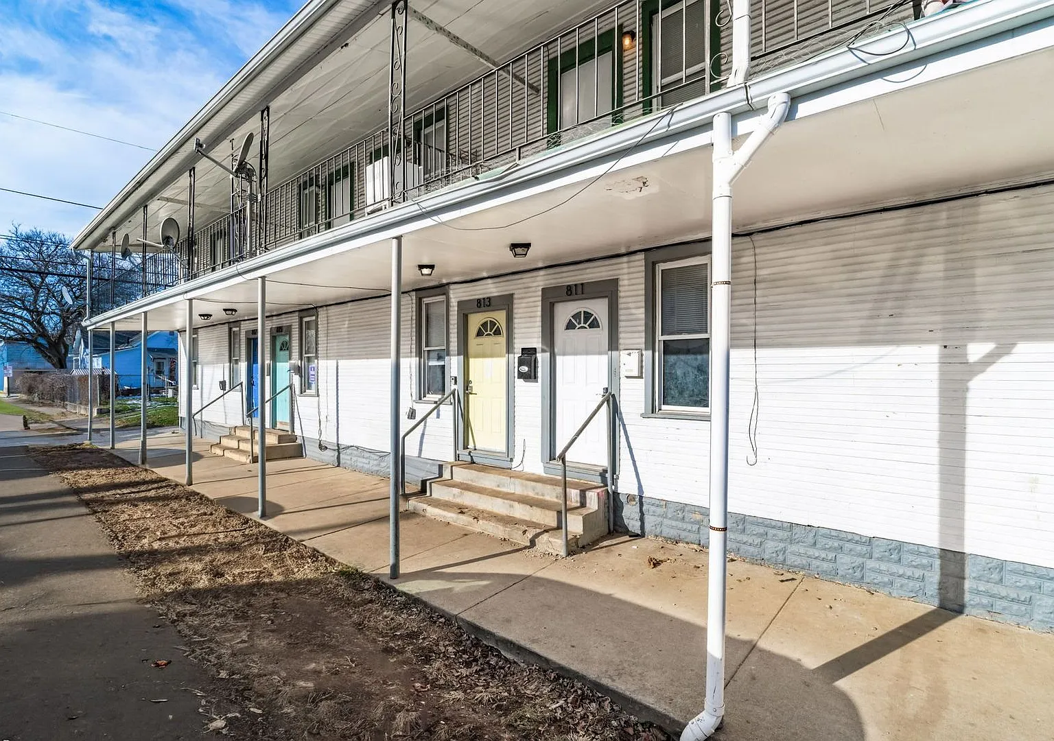 Apply Today! Freshly Remodeled 2BR in the Heart of Lancaster! — Photo 3