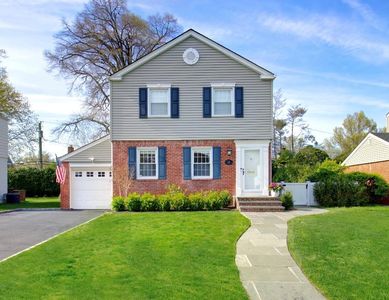 111 Willow Street, Garden City, NY, 11530