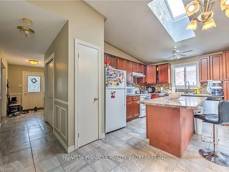 1263 Aldersbrook Rd — Photo 21