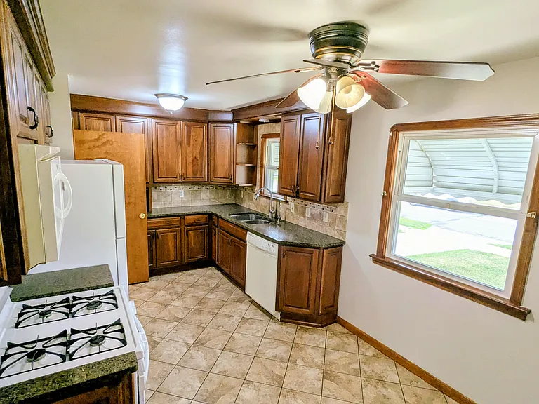 3207 Wellington Ave — Photo 12