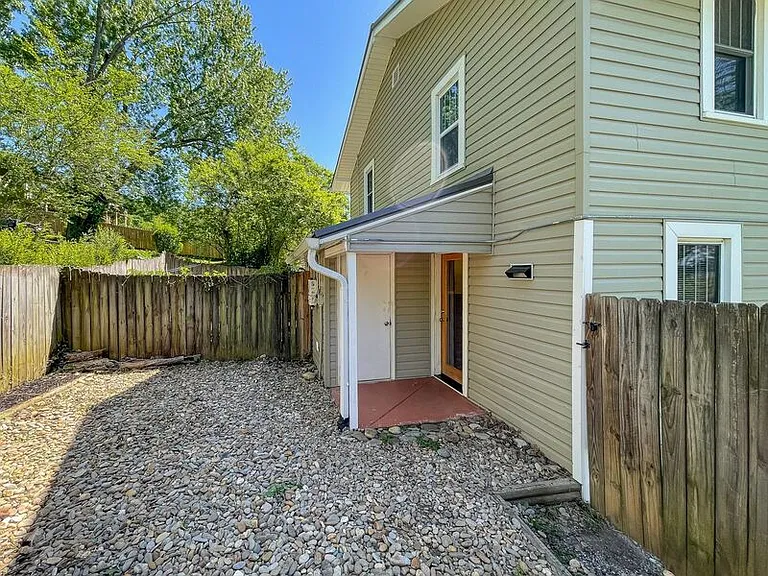 10 Latta St #A — Photo 19