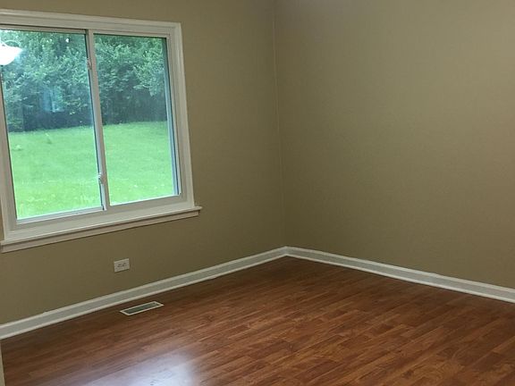4th image of 845 Wheatland Ln