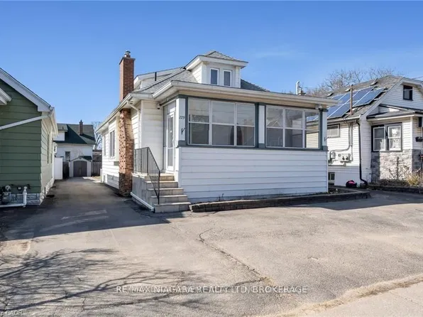 229 Geneva St E #A, Saint Catharines, ON L2R 4R1