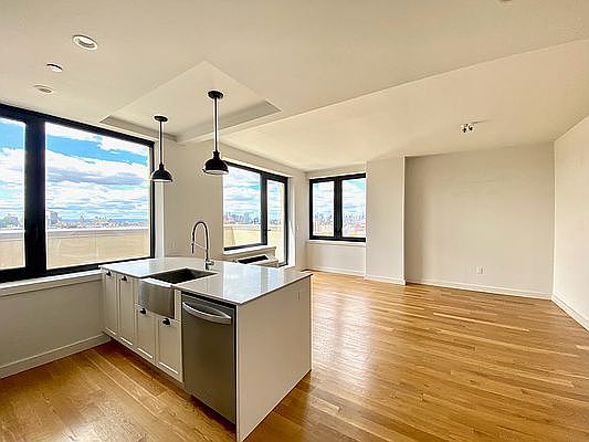 3rd image of 409 Eastern Pkwy #1106