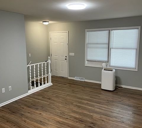 4th image of 2943 Burlingame Ave SW