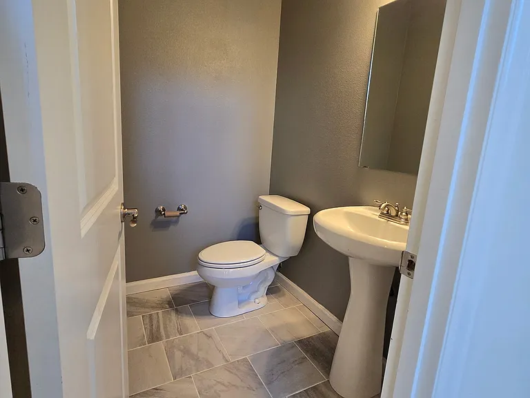 2643 Andrew Ave NW — Photo 40