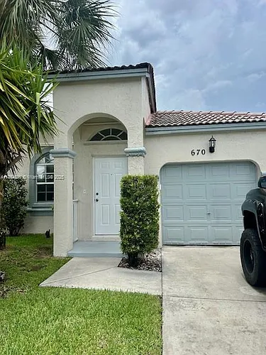 670 NW 154th Ave Photo 1