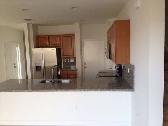 3rd image of 373 NE 194th Ln