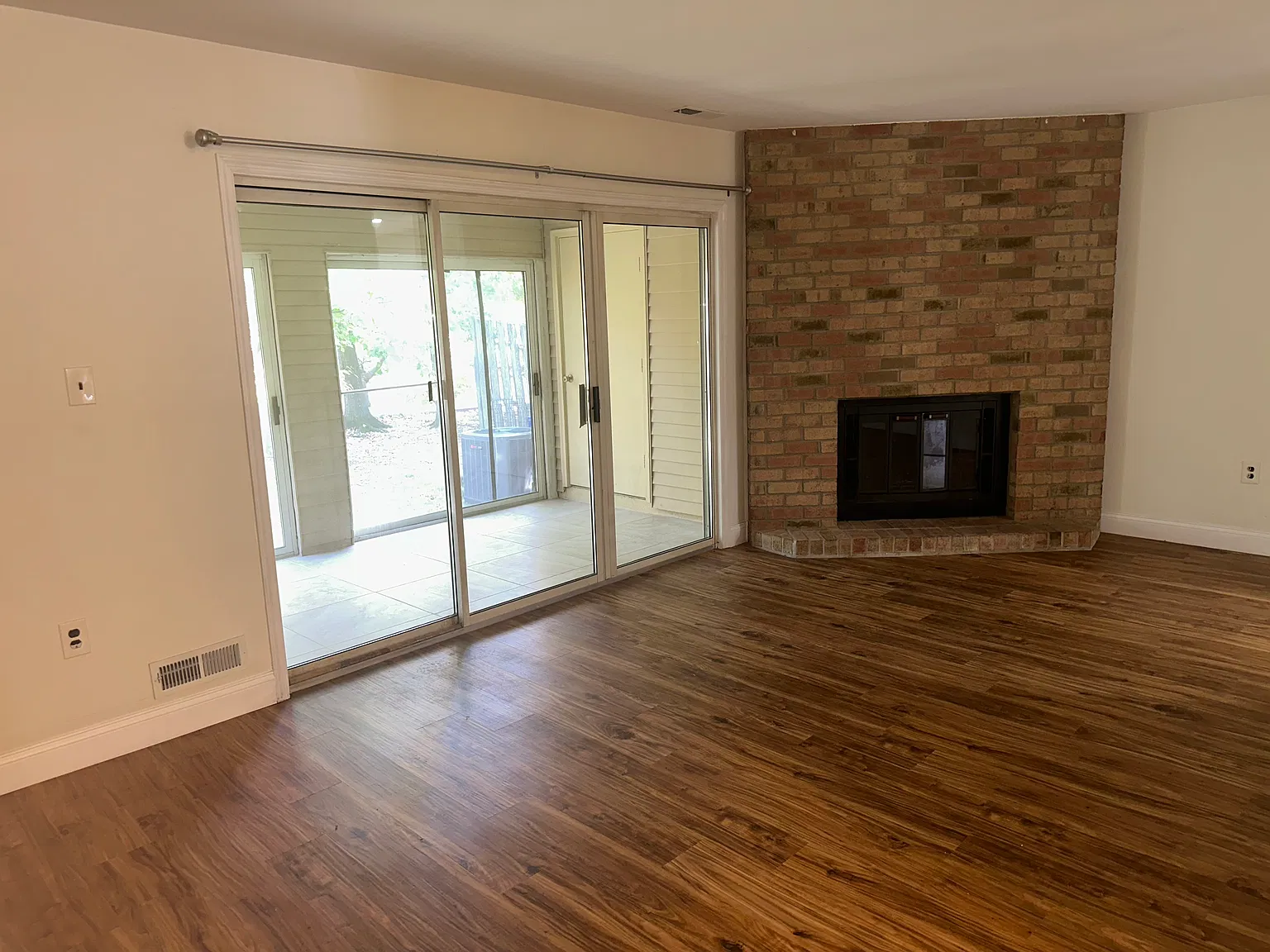 3 bed, 1648 sqft, $3,000 — Photo 2