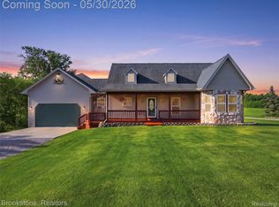 7271 Ray Rd, Swartz Creek, MI 48473
