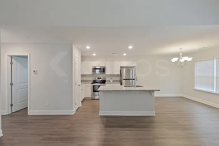 4 bed, 2.0 bath, 1588 sqft, $1,995 — Photo 4