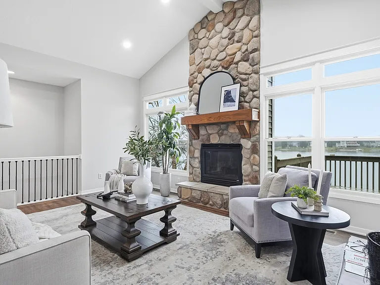 8886 Stonepoint Ct — Photo 5