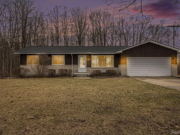 45225 Dunn Rd, Belleville, MI 48111