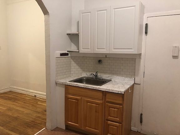5th image of 44 Downing St APT 1C