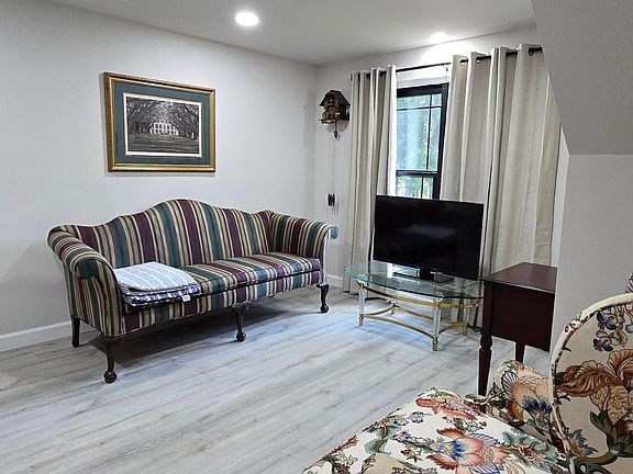 5th image of 6585 Lovers Ln