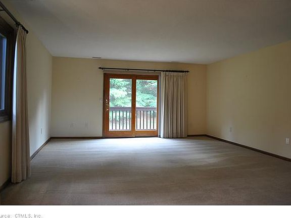 3rd image of 1102 Summer Hill Dr