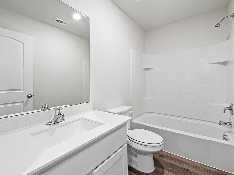 Delano Estates — Photo 16