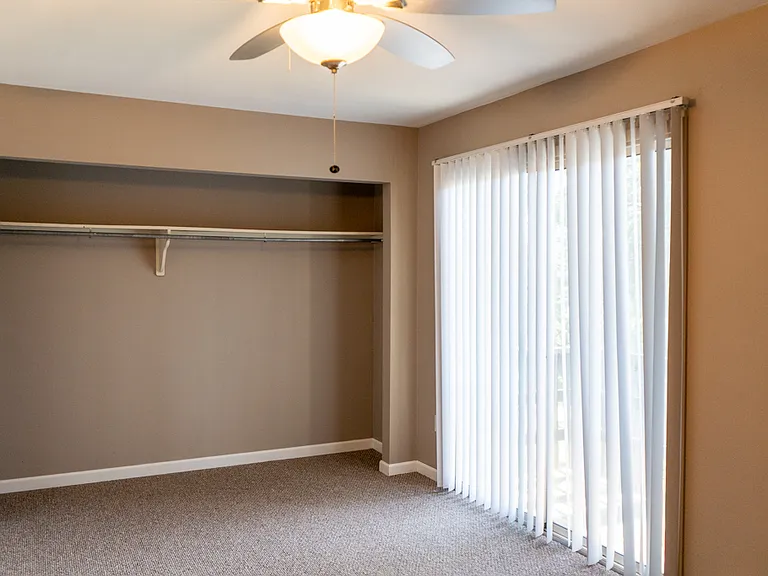 610 Southgate Dr — Photo 7