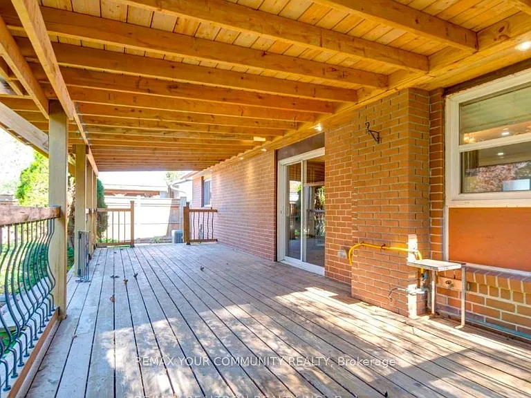 372 Dixon Blvd — Photo 16