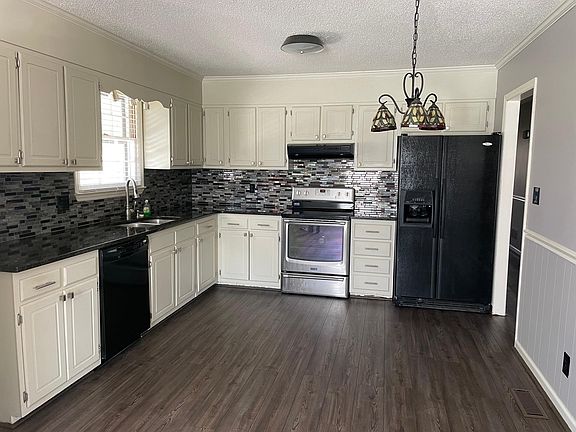 2nd image of 4709 Cedarline Dr