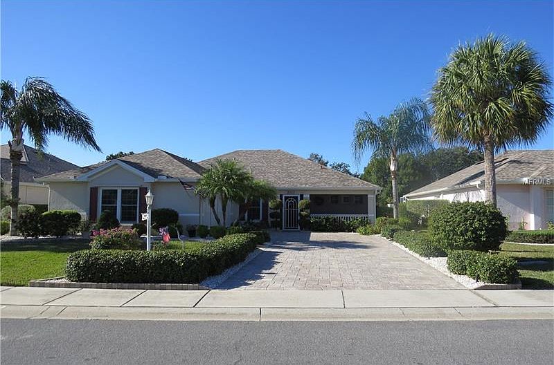 1st image of 2325 Lyndhurst Dr