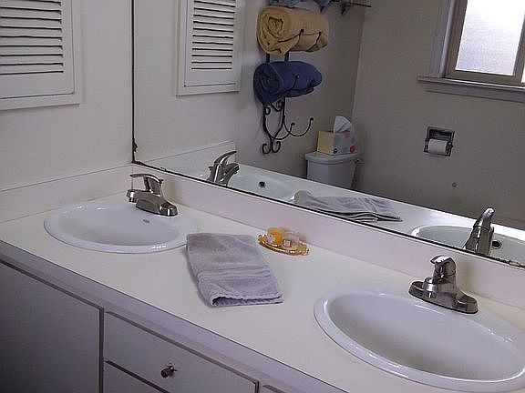2nd image of 431 Park Pl