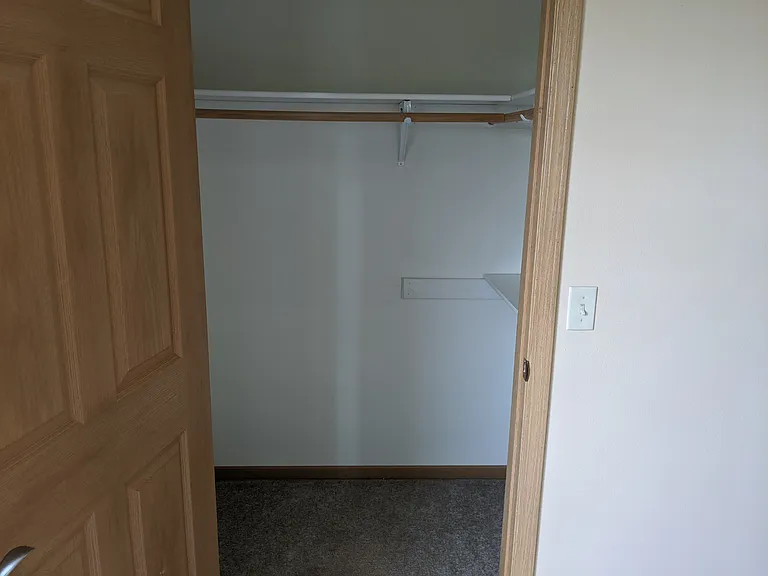 5733 Lexington St — Photo 9