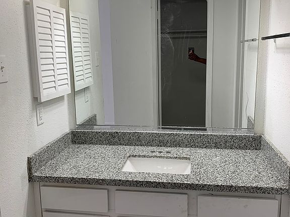 3rd image of 5625 Antoine Dr APT 814