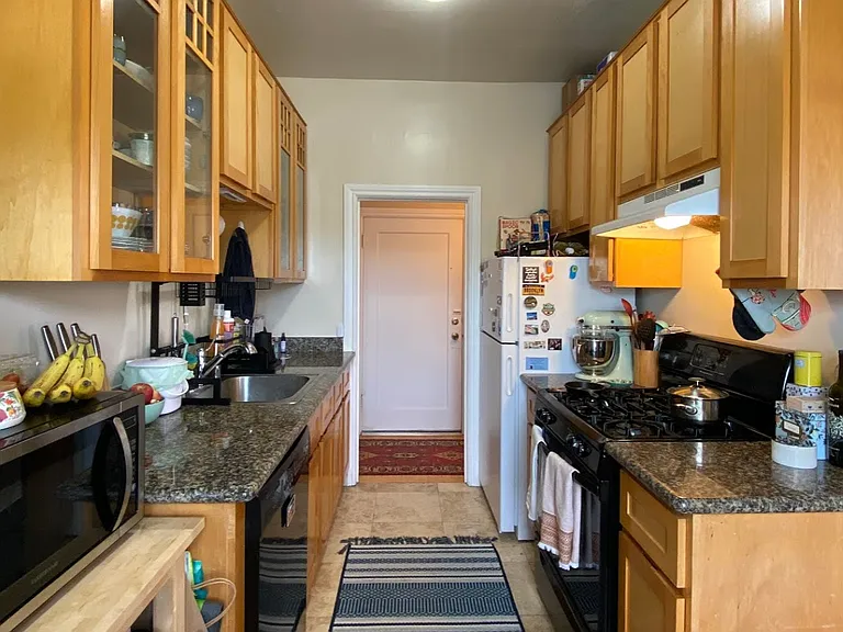 1955 Chestnut St #204 — Photo 16