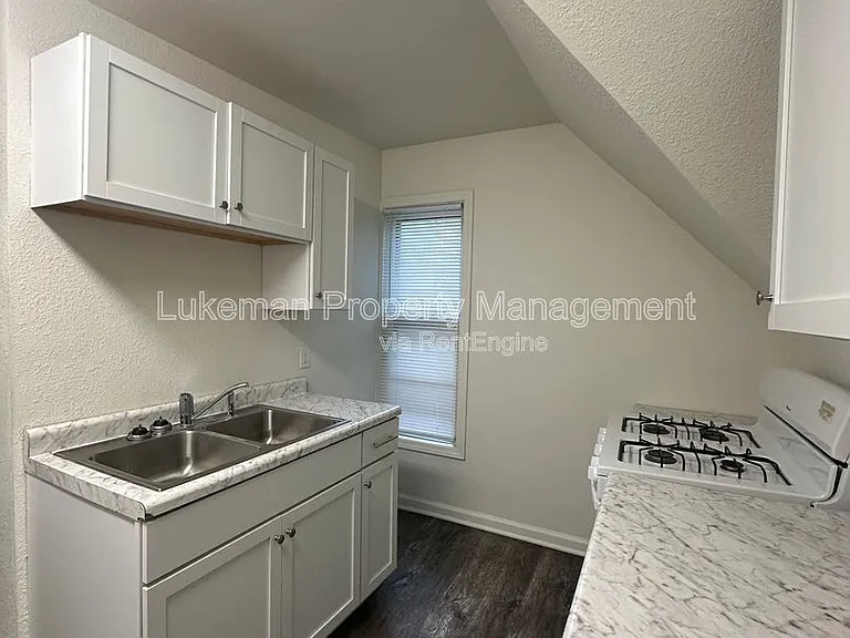 1315 Mills St #2 — Photo 5