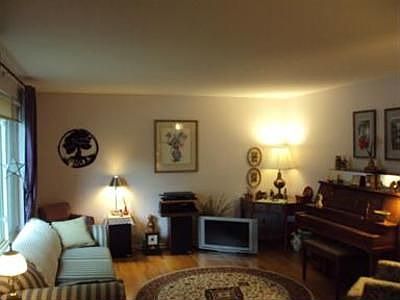 LIVING ROOM WITH HARDWOOD