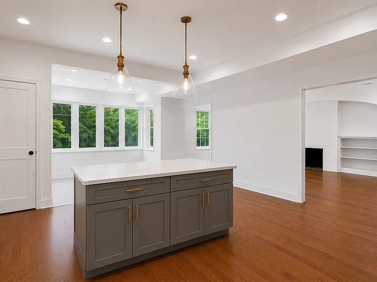 6914 N Sheridan Rd #2 — Photo 7