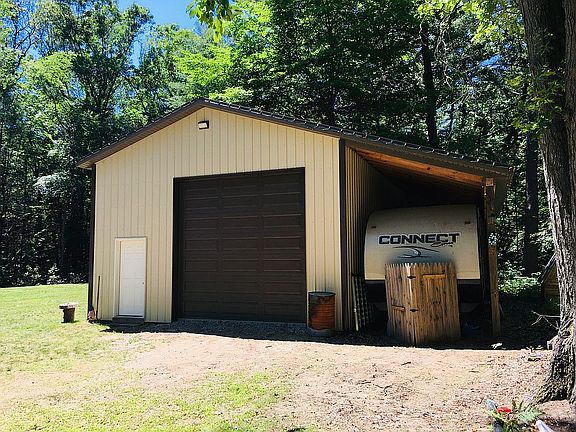 24x32 pole barn 14ft high