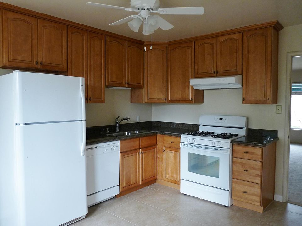 Eat-in Kitchen