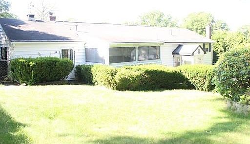 5th image of 35 Cornell Dr