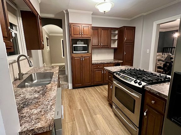 2nd image of 409 Mission Dr