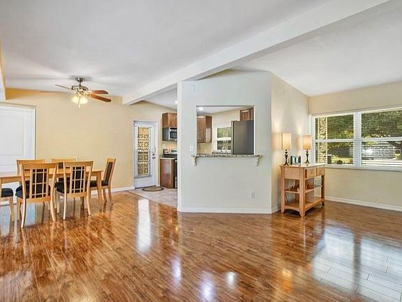 4th image of 1208 Newcastle Dr