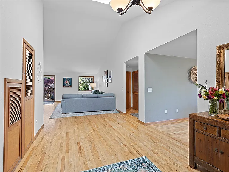 830 SW Dolores Dr — Photo 5