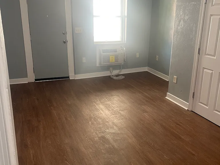 16 Academy St #6 — Photo 7