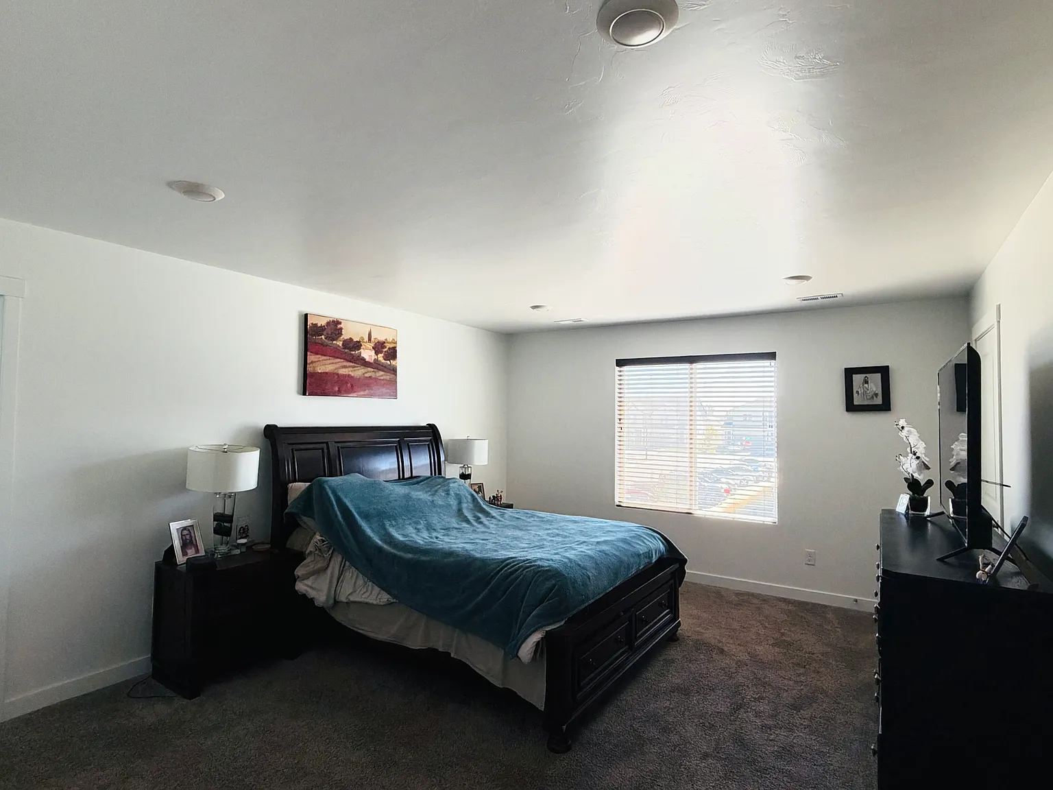 3 bed, 2.5 bath, 1639 sqft, $2,600 — Photo 4