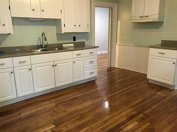 2nd image of 36 Esmond St APT 2